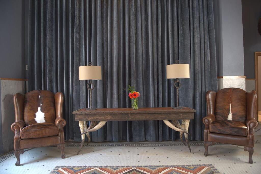 Frontier Hotel Pawhuska ภายนอก รูปภาพ