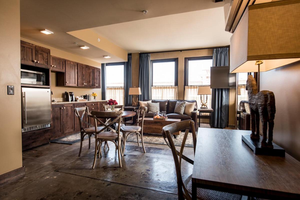 Frontier Hotel Pawhuska ภายนอก รูปภาพ